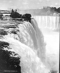 The Horseshoe Falls with the Terrapin Tower Boardwalkgif (21011 bytes)