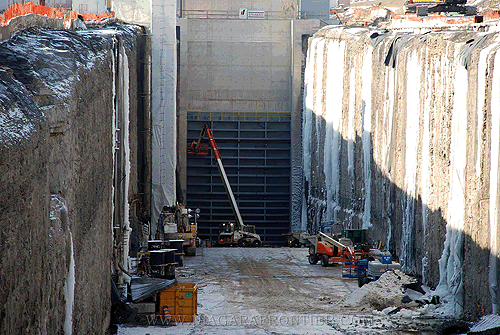 Outlet Channel Emergency Closure Gate