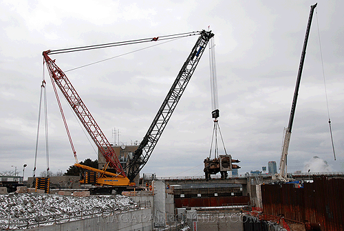 Lifting the TBM Main Frame - 225 tons