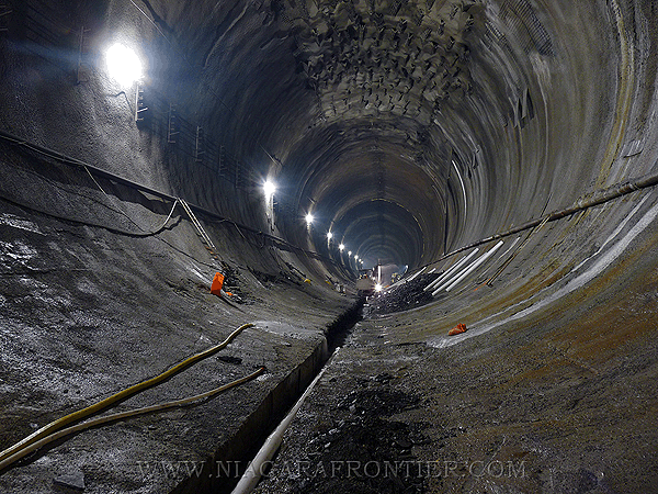 Laying drainage pipe 